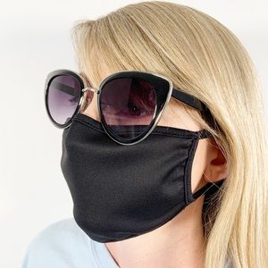 Face Mask 😷 In Black Reusable